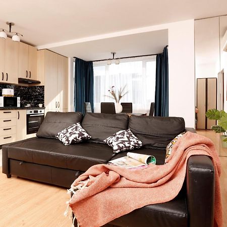 Enchanting Retreat - Historic Old Town - Pet-Friendly Haven - Steps From Unirii בוקרשט מראה חיצוני תמונה