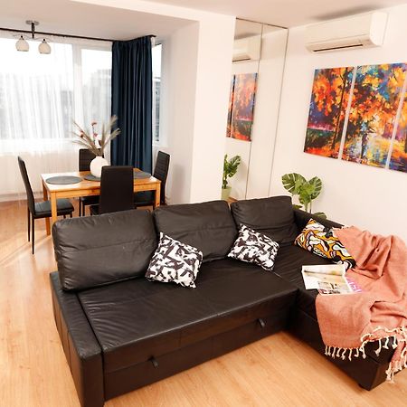 Enchanting Retreat - Historic Old Town - Pet-Friendly Haven - Steps From Unirii בוקרשט מראה חיצוני תמונה