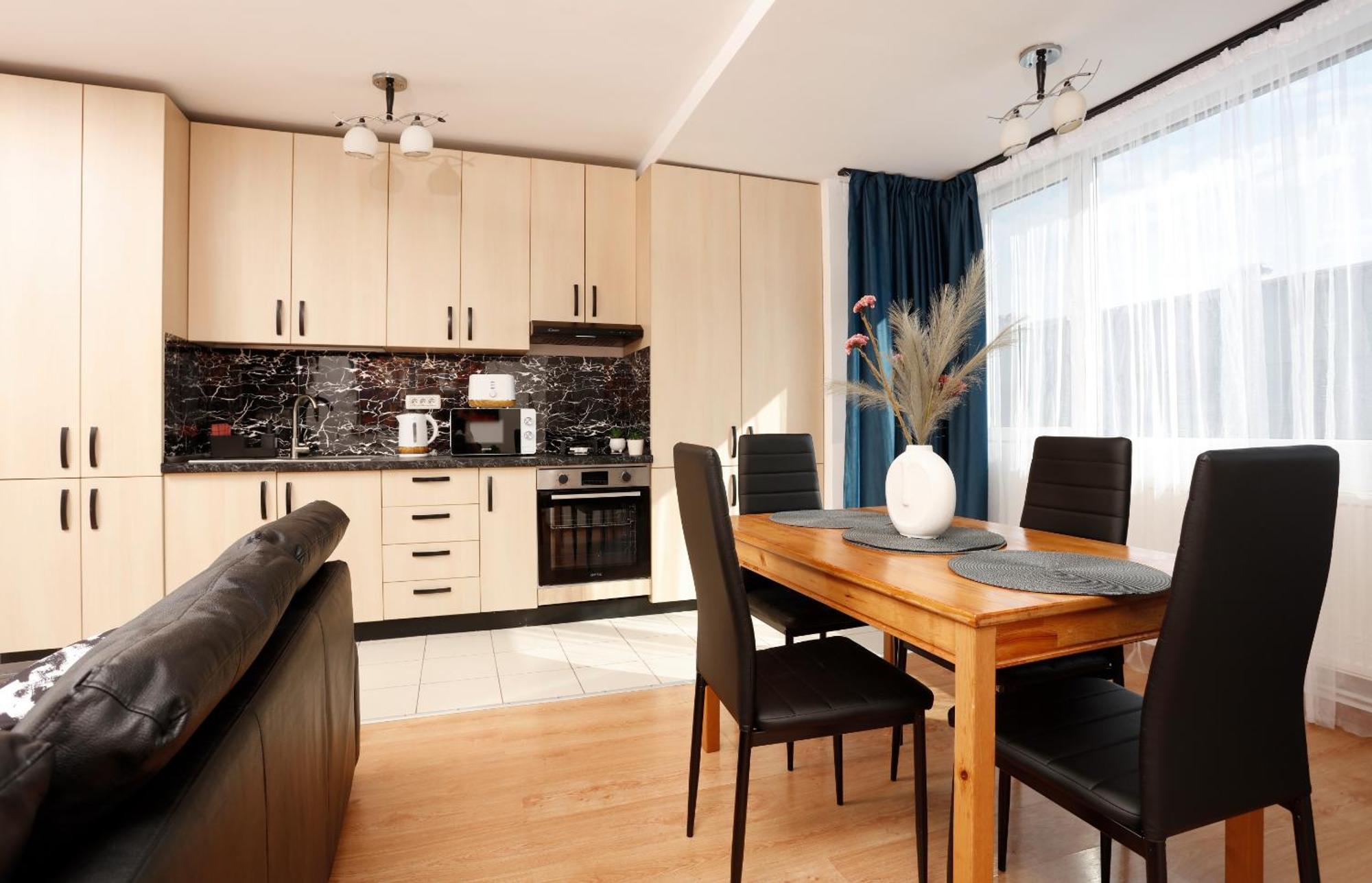 Enchanting Retreat - Historic Old Town - Pet-Friendly Haven - Steps From Unirii בוקרשט מראה חיצוני תמונה