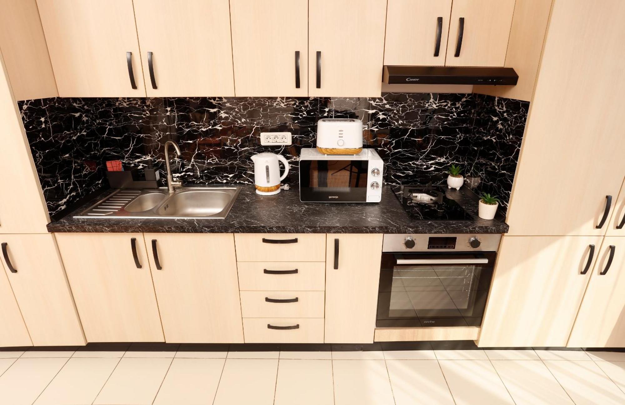 Enchanting Retreat - Historic Old Town - Pet-Friendly Haven - Steps From Unirii בוקרשט מראה חיצוני תמונה