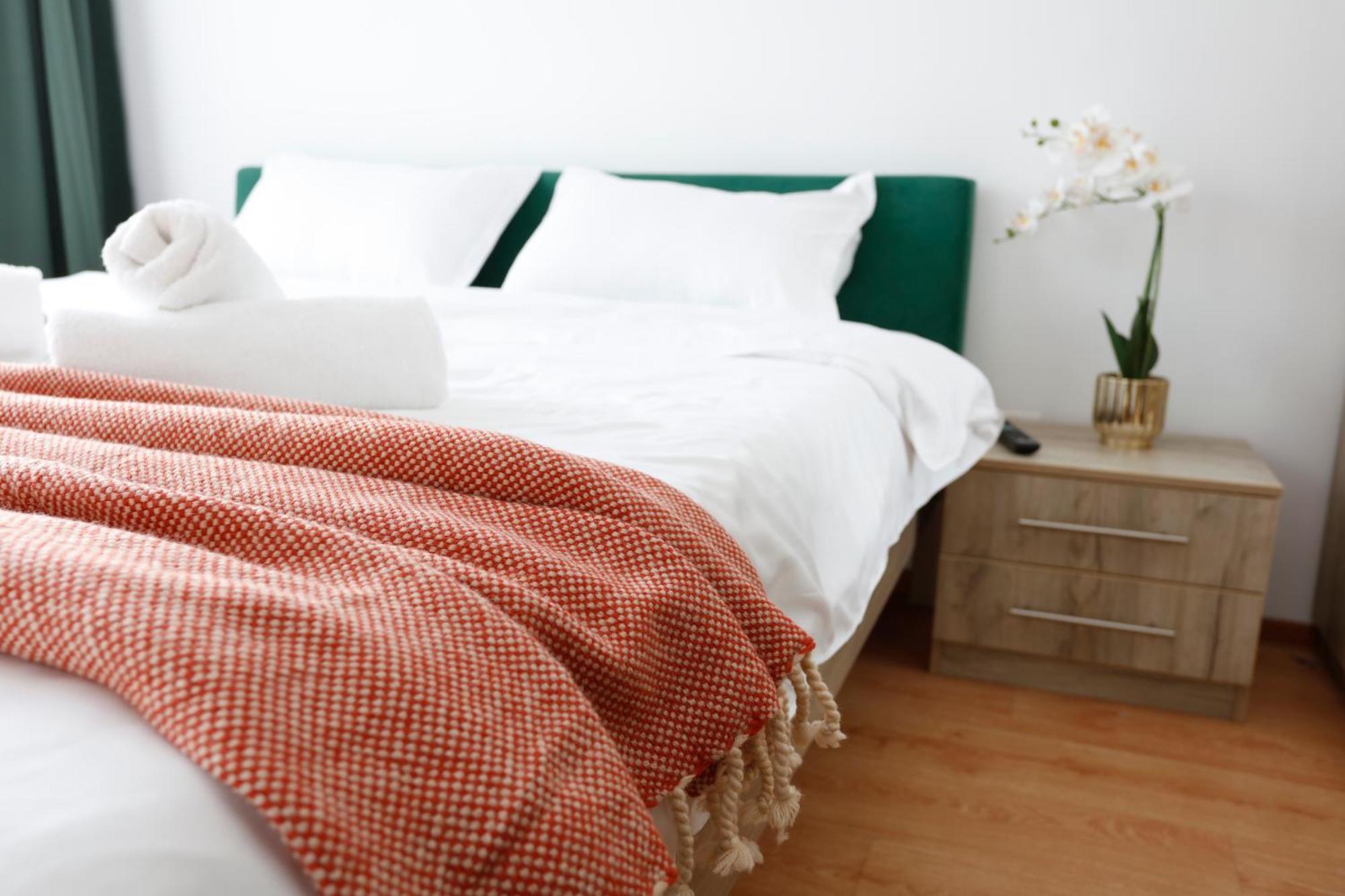 Enchanting Retreat - Historic Old Town - Pet-Friendly Haven - Steps From Unirii בוקרשט מראה חיצוני תמונה