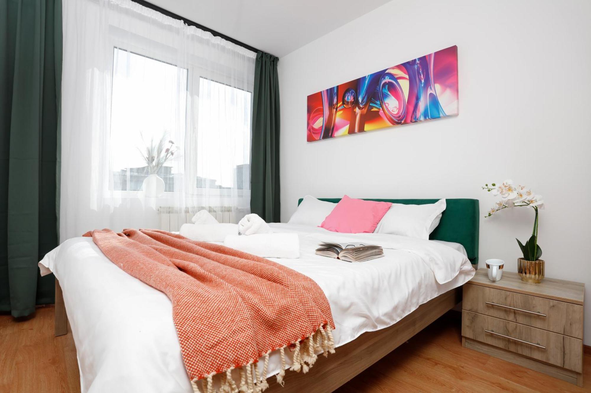 Enchanting Retreat - Historic Old Town - Pet-Friendly Haven - Steps From Unirii בוקרשט מראה חיצוני תמונה