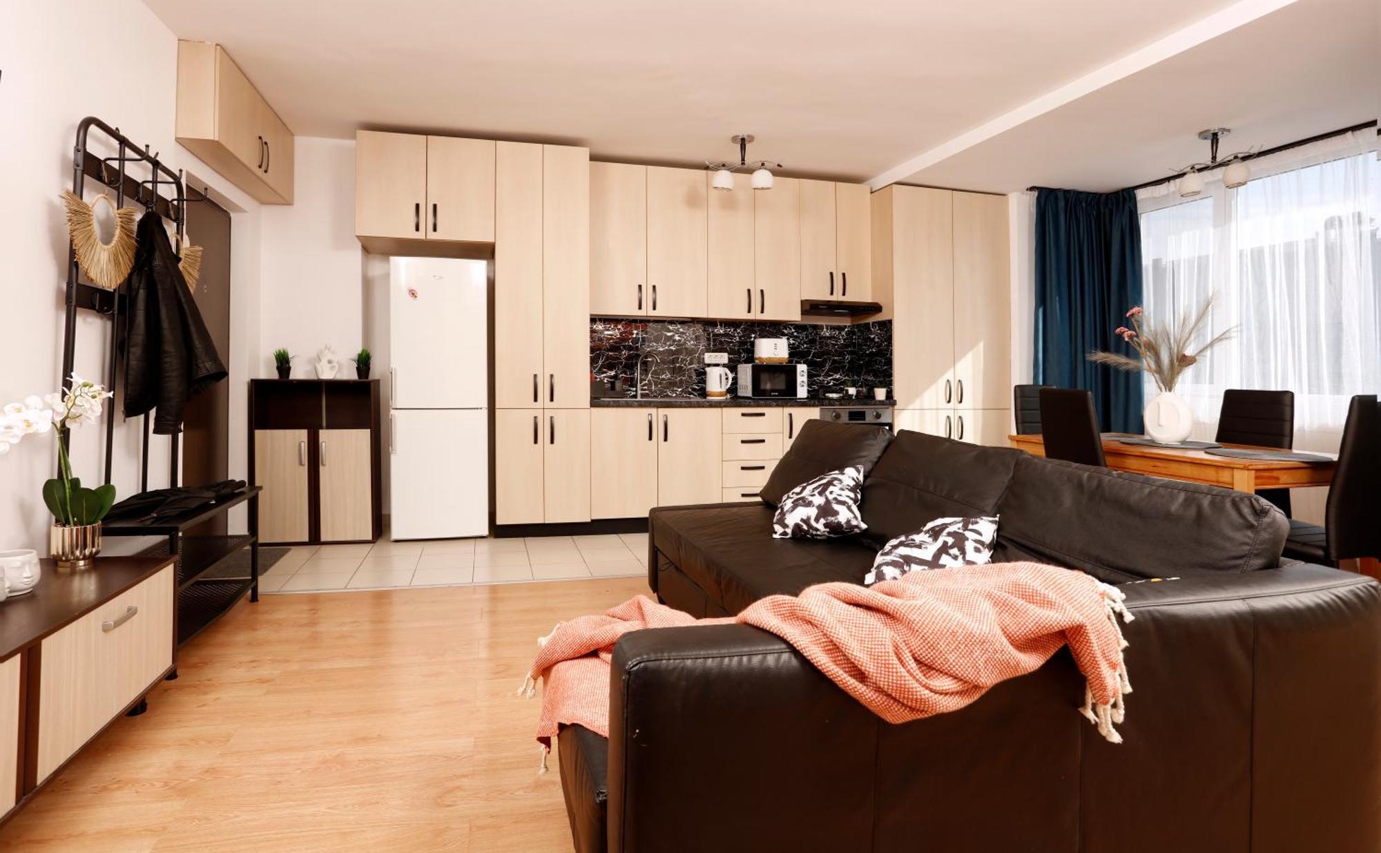 Enchanting Retreat - Historic Old Town - Pet-Friendly Haven - Steps From Unirii בוקרשט מראה חיצוני תמונה