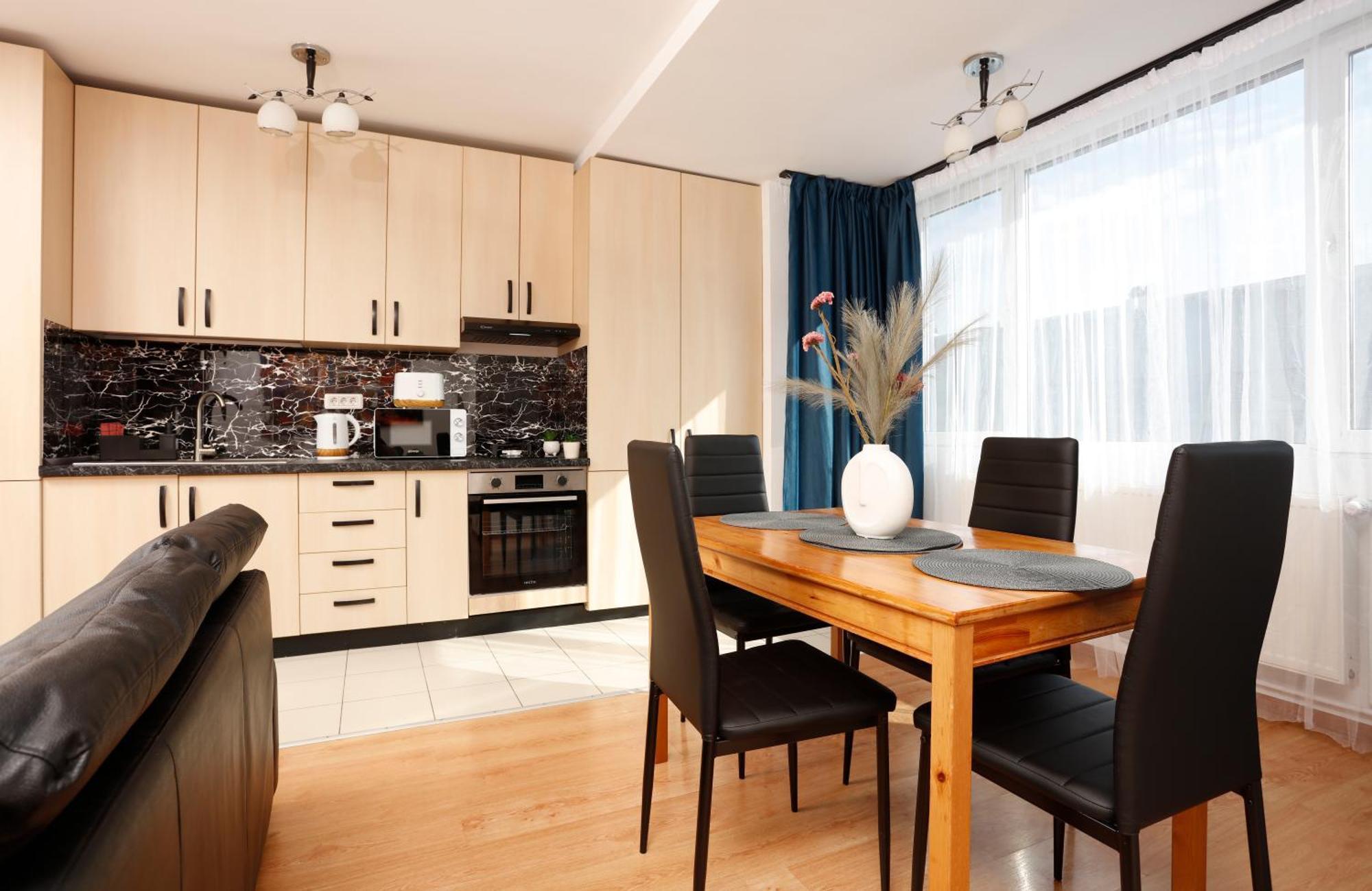 Enchanting Retreat - Historic Old Town - Pet-Friendly Haven - Steps From Unirii בוקרשט מראה חיצוני תמונה