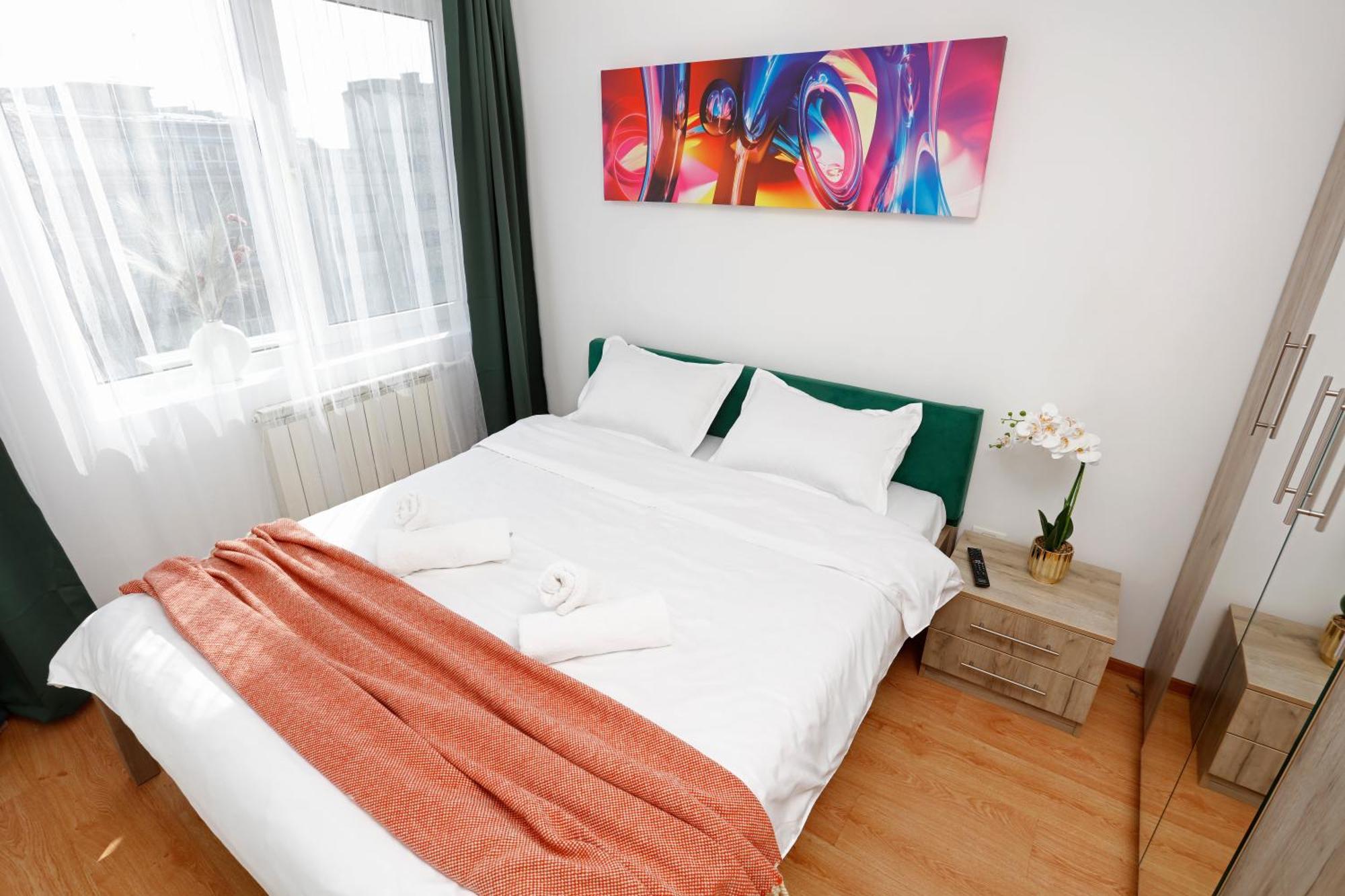 Enchanting Retreat - Historic Old Town - Pet-Friendly Haven - Steps From Unirii בוקרשט מראה חיצוני תמונה